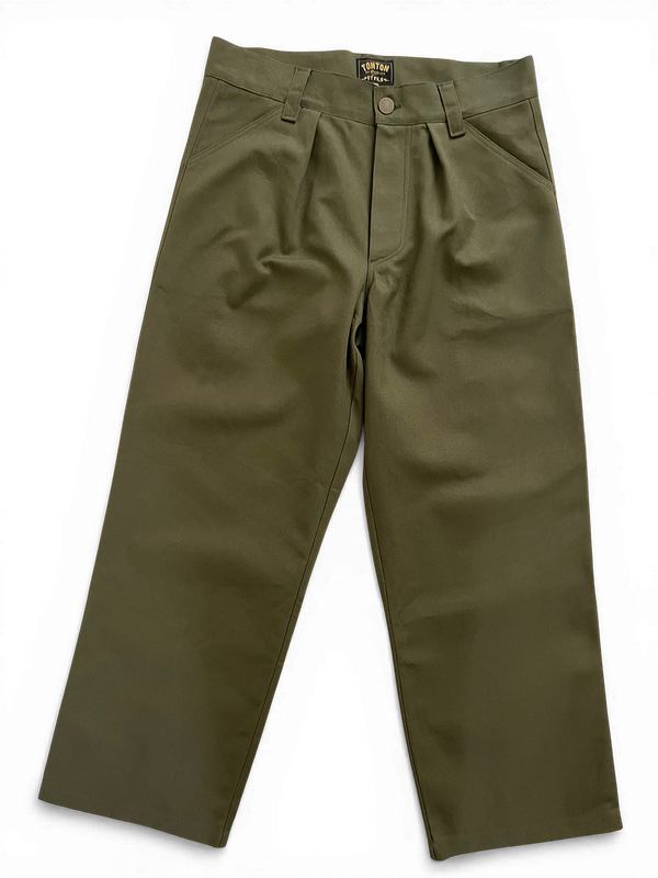 Le pantalon « de service » canvas kaki