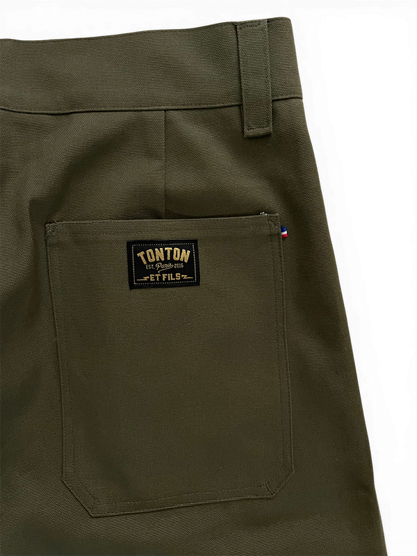 Le pantalon « de service » canvas kaki