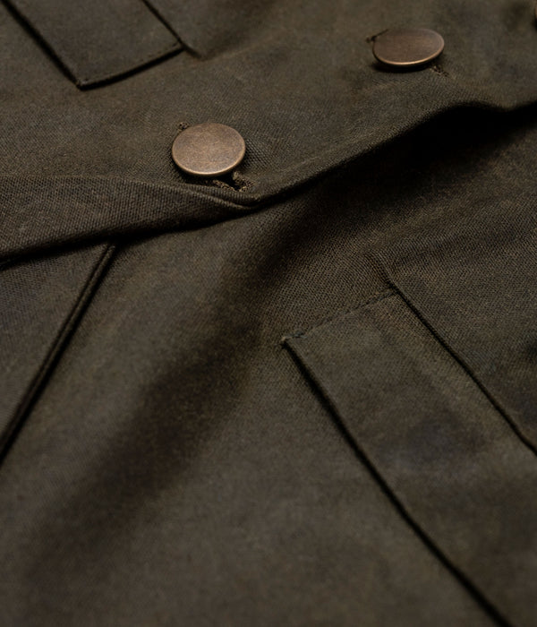 Tonton et Fils - Le veston homme «Fernand» canvas waxé kaki et denim - Vue sur la boutonnière