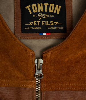 Tonton et Fils - Le gilet homme «Gaston» waxé camel fabriqué en France - Vue sur la fermeture zipée