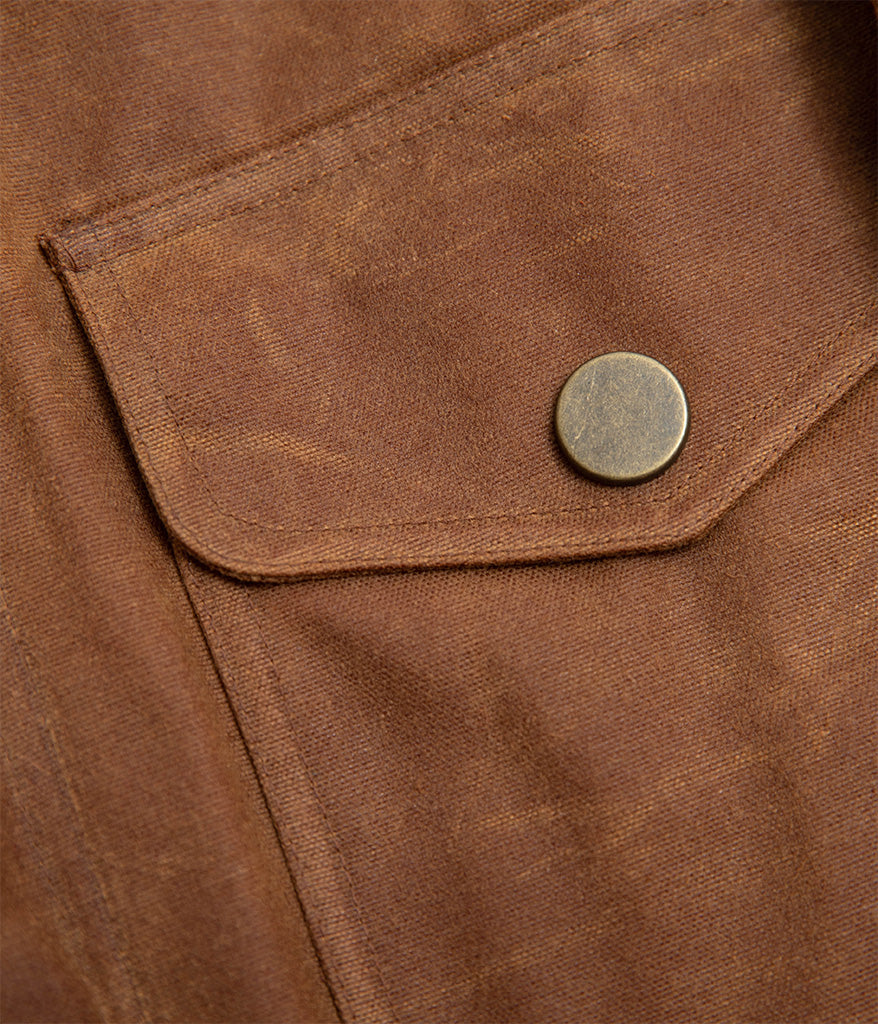 Tonton et Fils - La veste homme «Eugène» canvas waxé camel (500g) - Fabriquée en France - Vue sur la poche poitrine