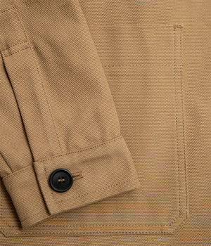Tonton et Fils - La veste homme «Besogne» canvas tan fabriquée en France - Vue sur la grande poche avant et le poignet