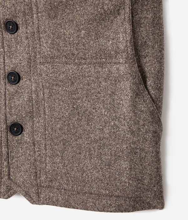Le gilet « Jeannot » en laine naturelle marron