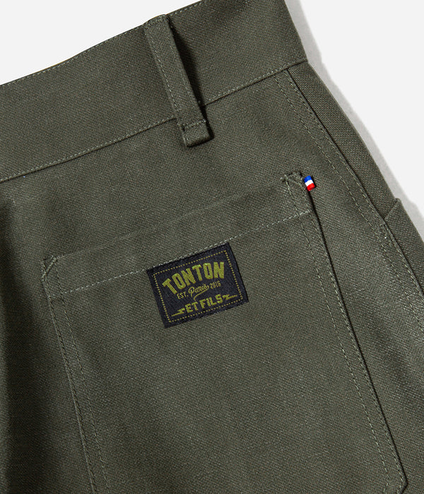 Le pantalon « Arsène » Toile canvas kaki lavée