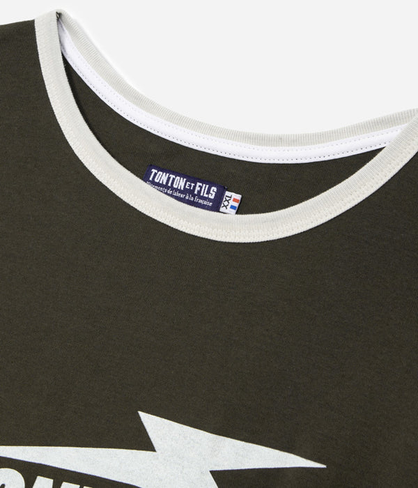 Tonton et Fils - Le tee-shirt homme manches courtes «Motocyclettes» kaki et écru - Fabriqué en France - Vue sur l'encolure