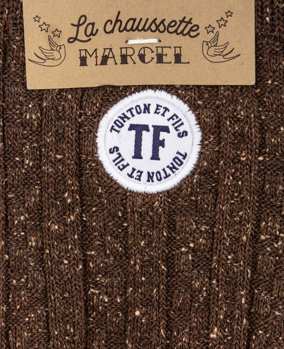 Tonton et Fils - Chaussettes "Marcel" - Fabriquées en France - Vue sur la cocarde du coloris Brun chiné