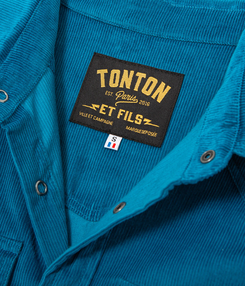 Tonton et Fils - La chemise Homme «Jimmy» velours Bleu azur fabriquée en France - Vue sur l'écusson