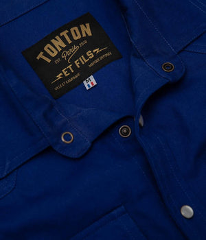 Tonton et Fils - La chemise «Jimmy» twill bleu royal - Fabriquée en France - Zoom sur le col et l'étiquette