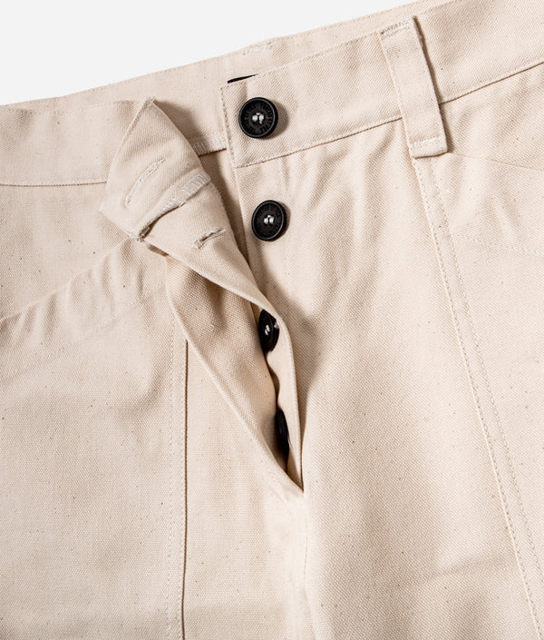 Tonton et Fils - Pantalon femme «Louv 001» écru naturel de l'Ouvrière Moderne - Fabriqué en France -Vue sur la boutonnière