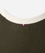 Tonton et Fils - Le sweat-shirt Homme «Cerdan» bicolore Kaki / Écru fabriqué en France - Vue sur l'arrière de l'encolure