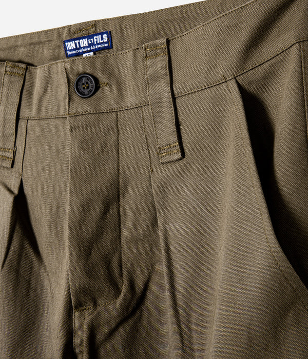 Tonton et Fils - Le short "de brousse" homme - Canvas Kaki - Fabriqué en France - Vue sur la boutonnière fermée
