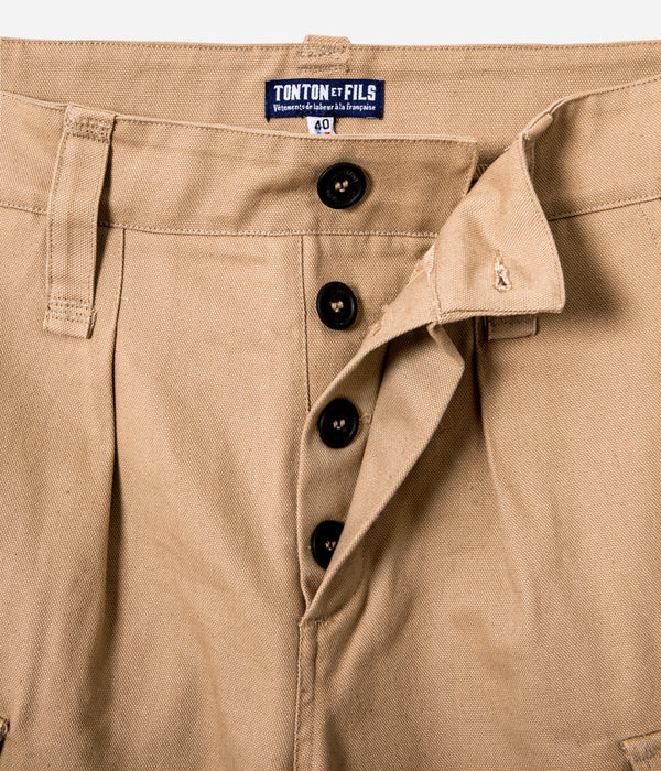 Tonton et Fils - Le short "de brousse" homme - Canvas Tan - Fabriqué en France - Vue sur la boutonnière ouverte