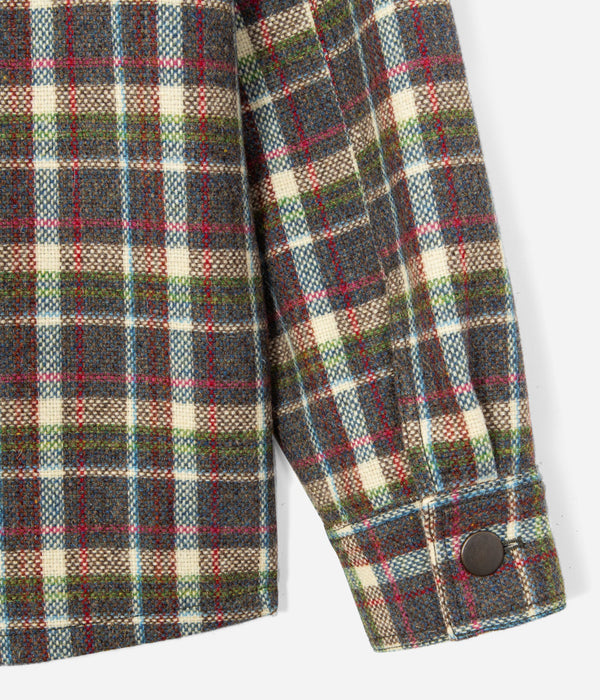 Tonton et Fils - La sur-chemise homme «Émile» laine à carreaux - Fabriquée en France - Vue sur un poignet