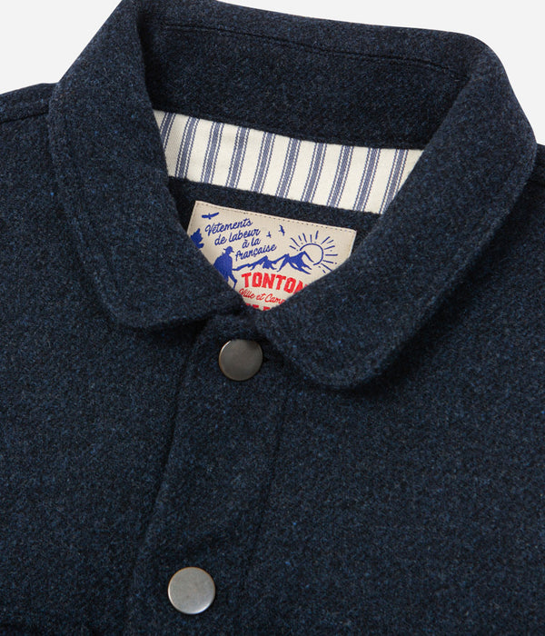 Tonton et Fils - La sur-chemise homme «Émile» laine marine - Fabriquée en France - Vue sur l'encolure fermée