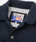 Tonton et Fils - La sur-chemise homme «Émile» laine marine - Fabriquée en France - Vue sur l'encolure ouverte