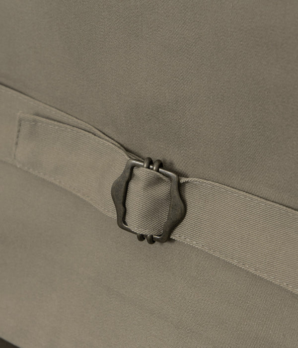 Tonton et Fils - Le veston homme «Auguste» Twill kaki dos Beige - Fabrication française - Vue des pattes latérales de serrage